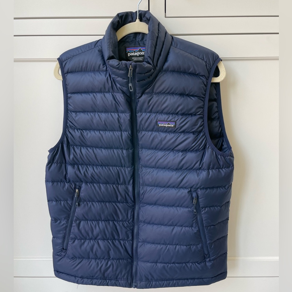 Patagonia Mens Puffy Vest; Size Medium; Navy Blue; Excellent condition